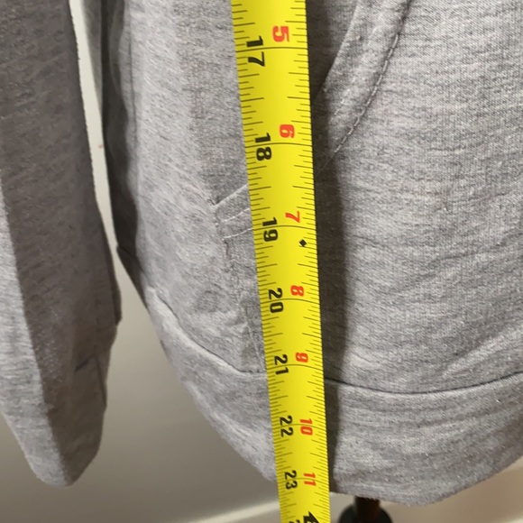 🐻MAMA BEAR Lightweight hoodie shirt for fall - Picture 4 of 6